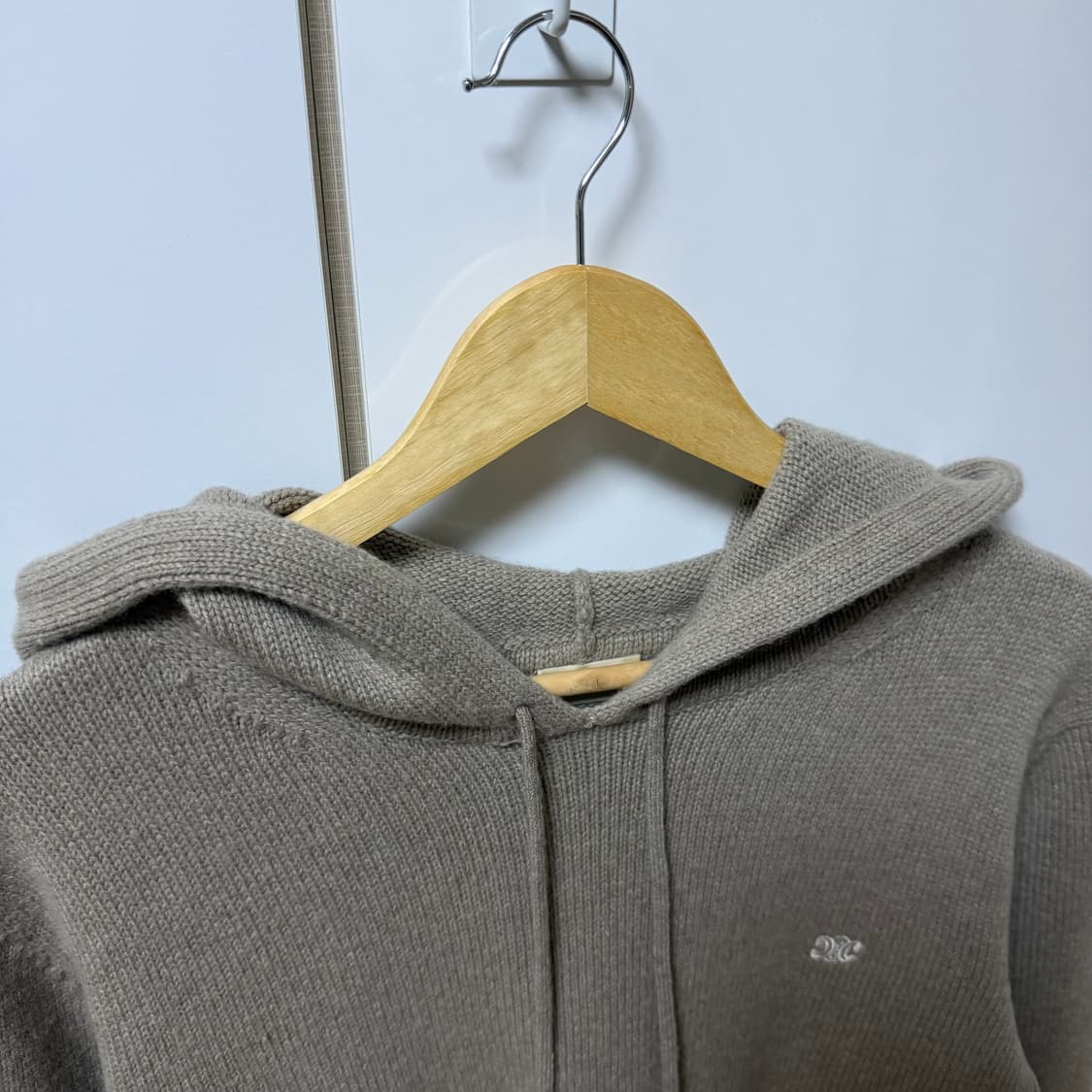 A / M 셀린느 트리오페 울 캐시미어 니트 후드티 베이지 상품이미지3