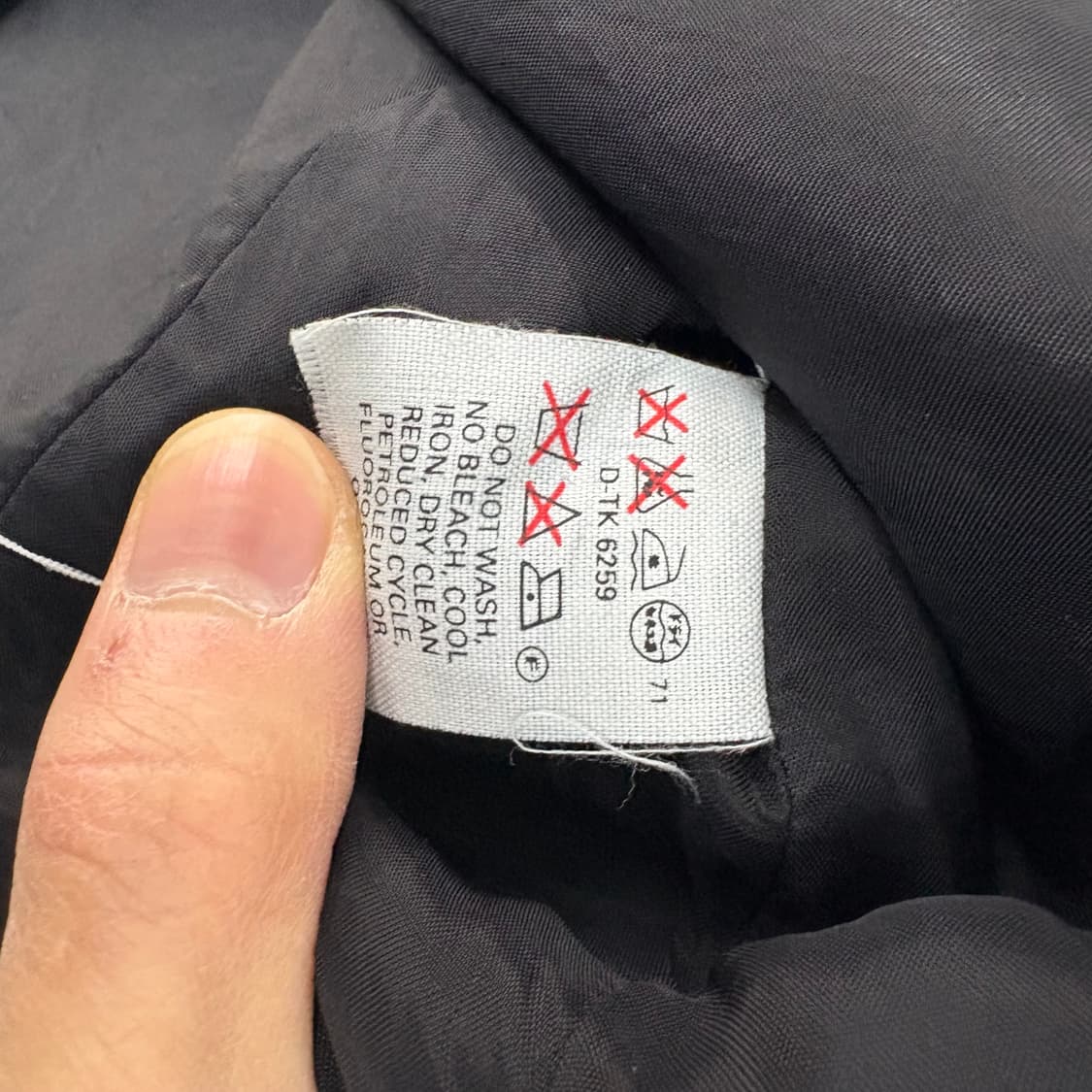 DKNY 도나카란 블랙 포켓 베스트 남m 상품이미지9