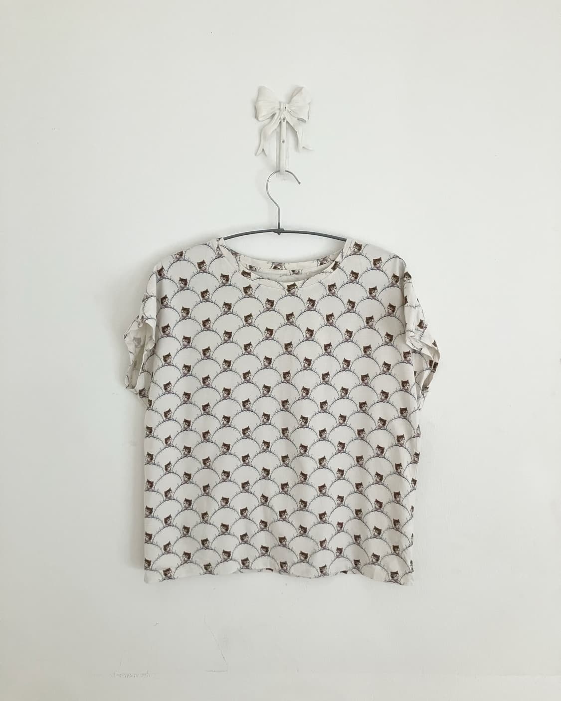 유니클로 고양이 그래픽 탑 상품이미지2