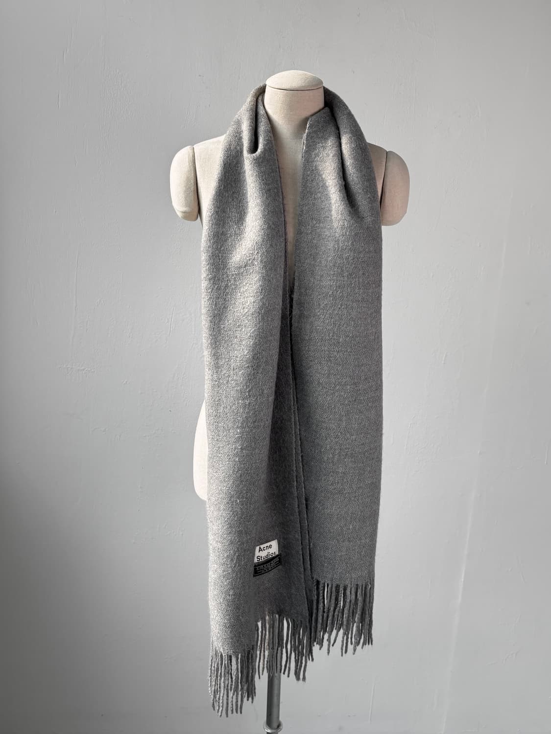 아크네 스튜디오 버진 울 머플러 상품이미지3