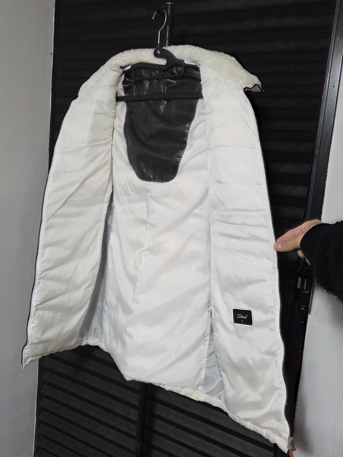 (정품) [타이틀리스트] 구스다운 하프롱 패딩조끼 판매합니다. 상품이미지5