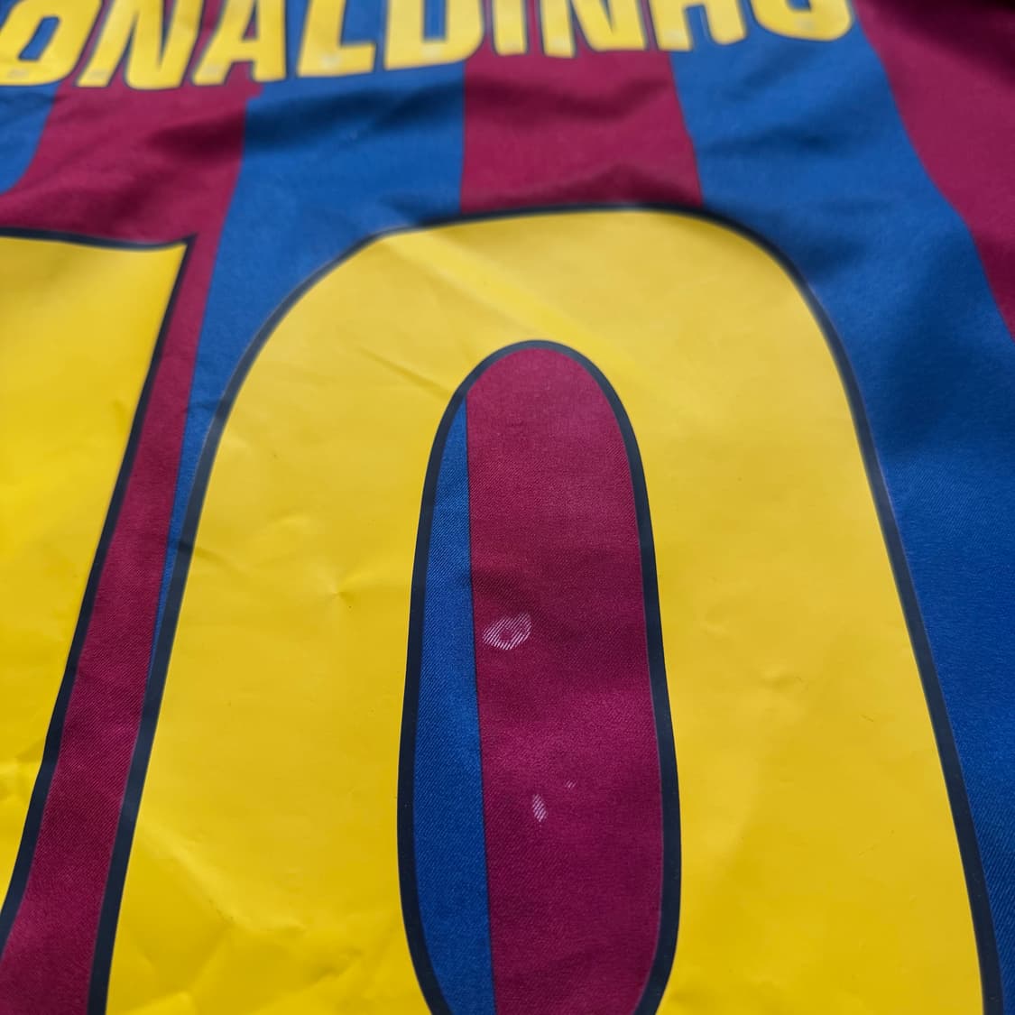 04-05 나이키 바르셀로나 홈 유니폼 #10 호나우지뉴 상품이미지9