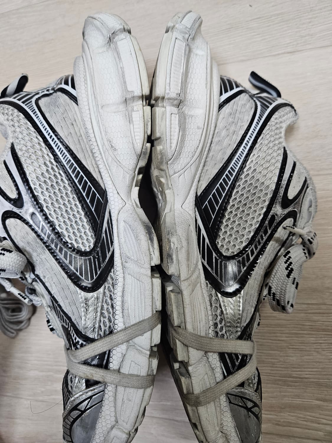 발렌시아가 3XL 그레이블랙 40 상품이미지3