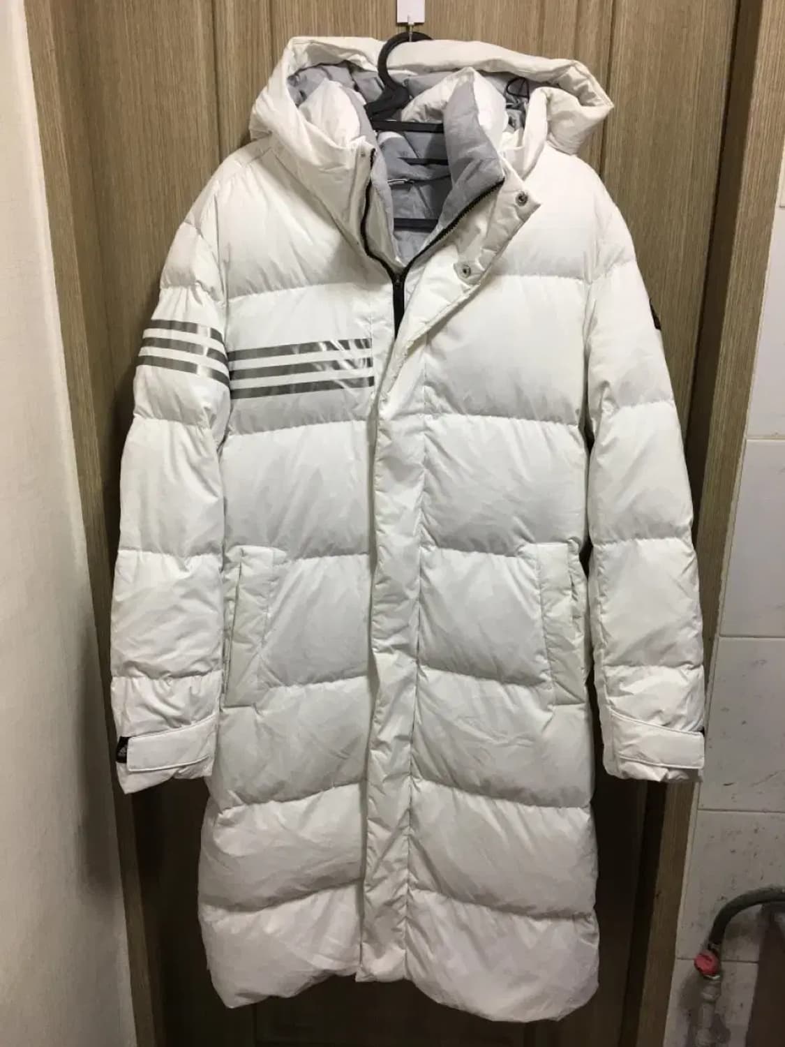 아디다스 롱패딩 화이트 L 상품이미지1