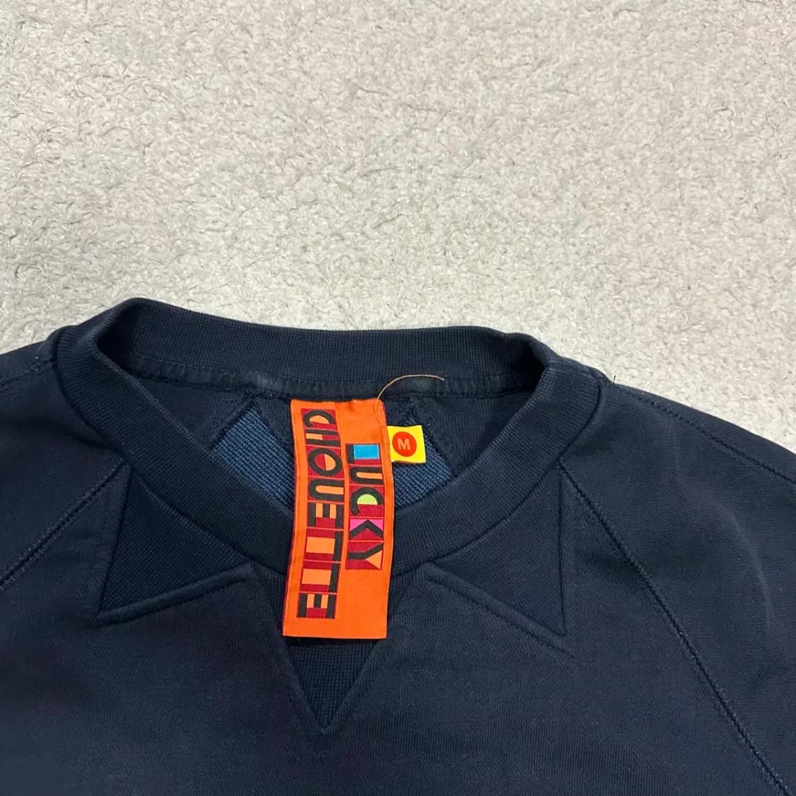 럭키슈에뜨 맨투맨 네이비 m 상품이미지2