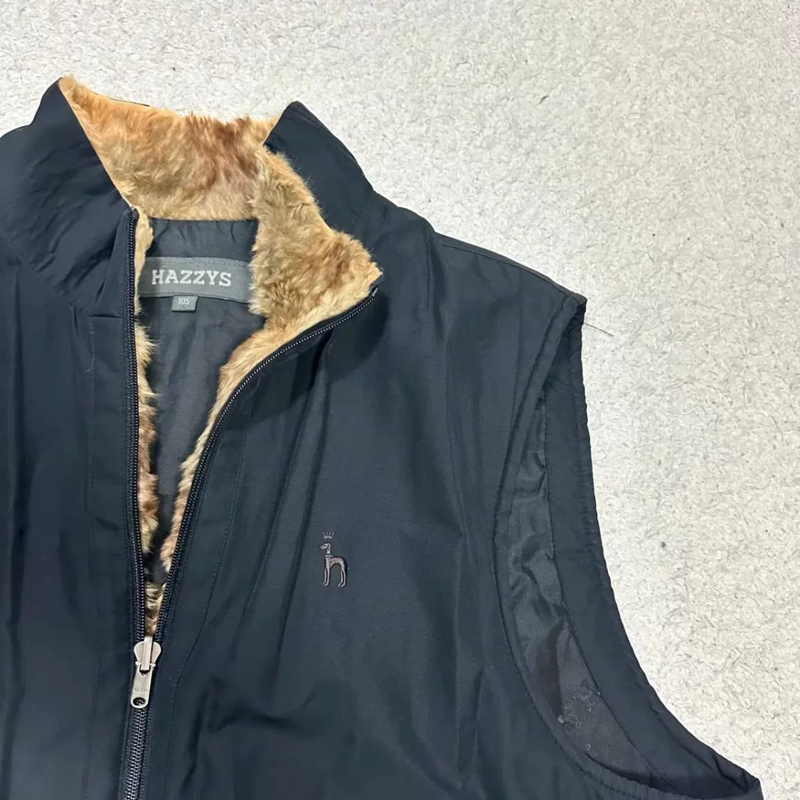 헤지스 조끼 블랙 105 상품이미지2