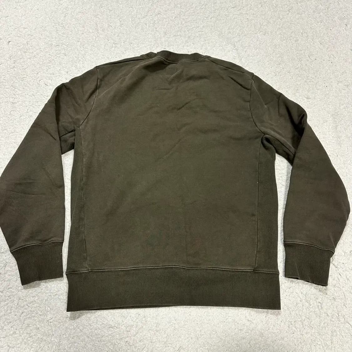 cp컴퍼니 맨투맨 카키 m 상품이미지5