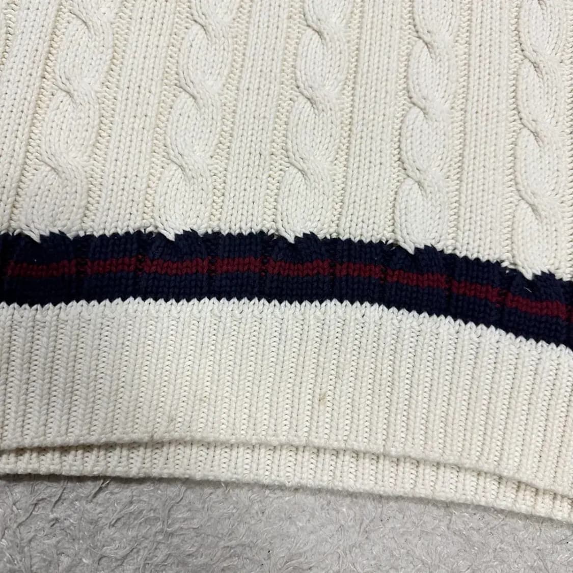 폴로 랄프로렌 크리켓 케이블 브이넥 니트 여성 추천 상품이미지2