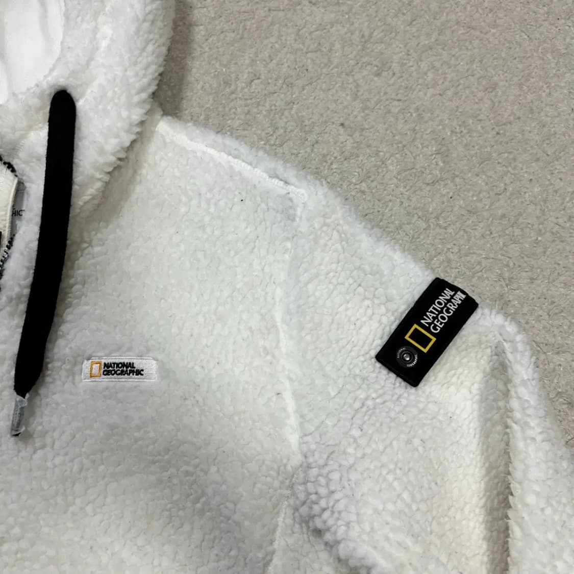 내셔널지오그래픽 흰색 뽀글이 후리스 후드집업 s 상품이미지2