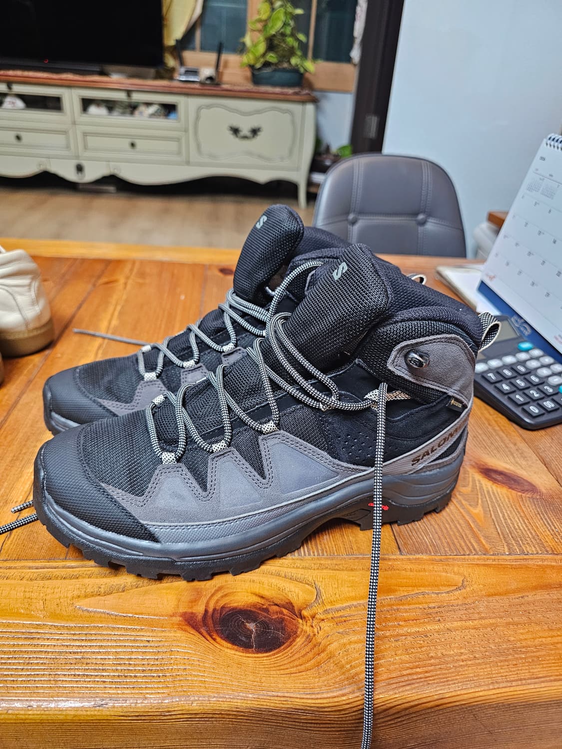 국내 못구하는 제품! 살로몬 퀘스트 신발 등산화 270-275mm 팔아요 상품이미지1