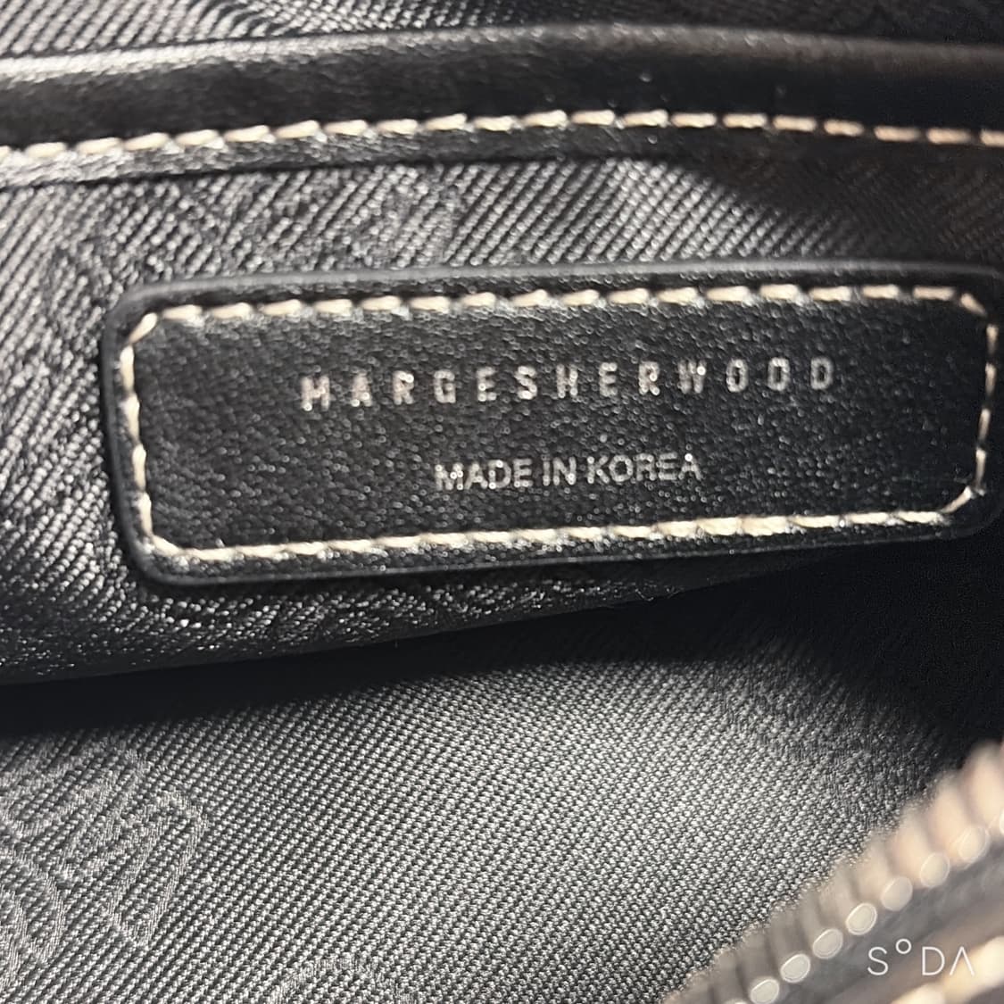 MARGE SHERWOOD 마지셔우드 소프트 미니 토트백 블랙 상품이미지8