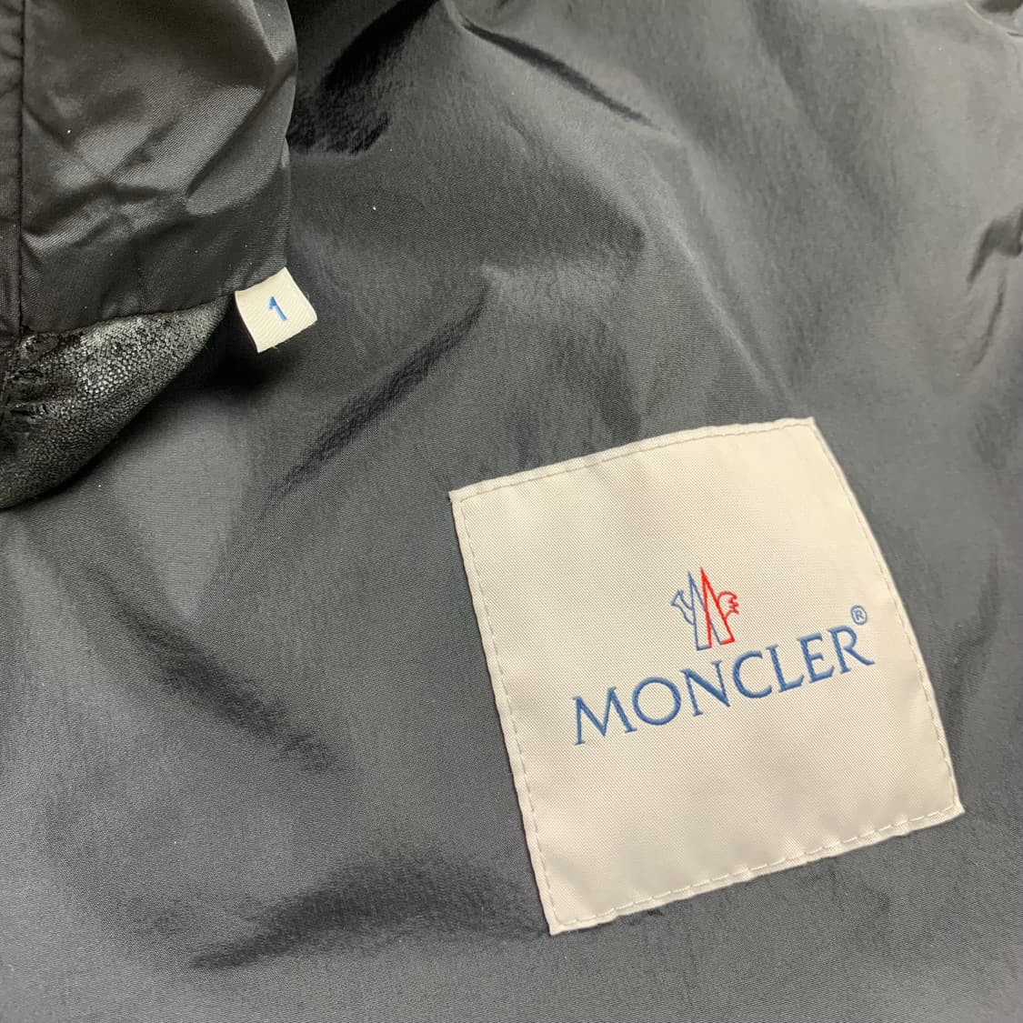 몽클레어 패치 로고 블랙 스티븐 자켓 상품이미지6