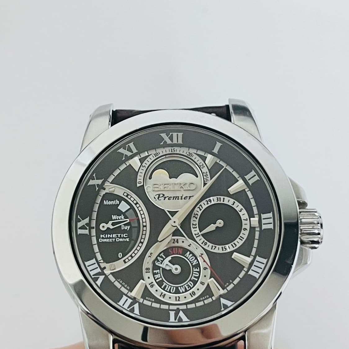 (네고가능) 세이코 프리미어 문페이즈 키네틱 시계 상품이미지1