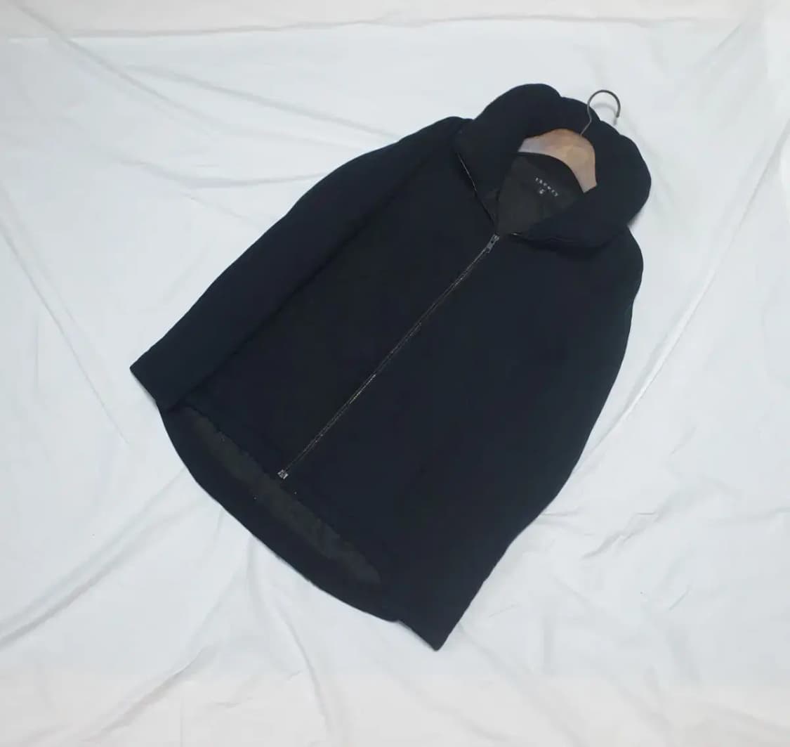띠어리 블랙 레이온 집업 상품이미지1