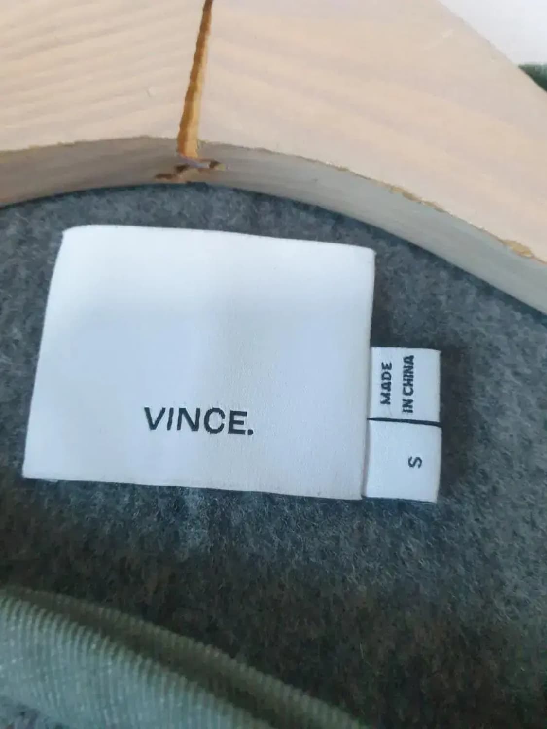 vince 리볼브 벨티드 울캐시미어 코트 상품이미지4