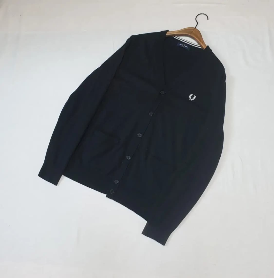 프레드페리 22fw 블랙 니트 가디건 상품이미지1