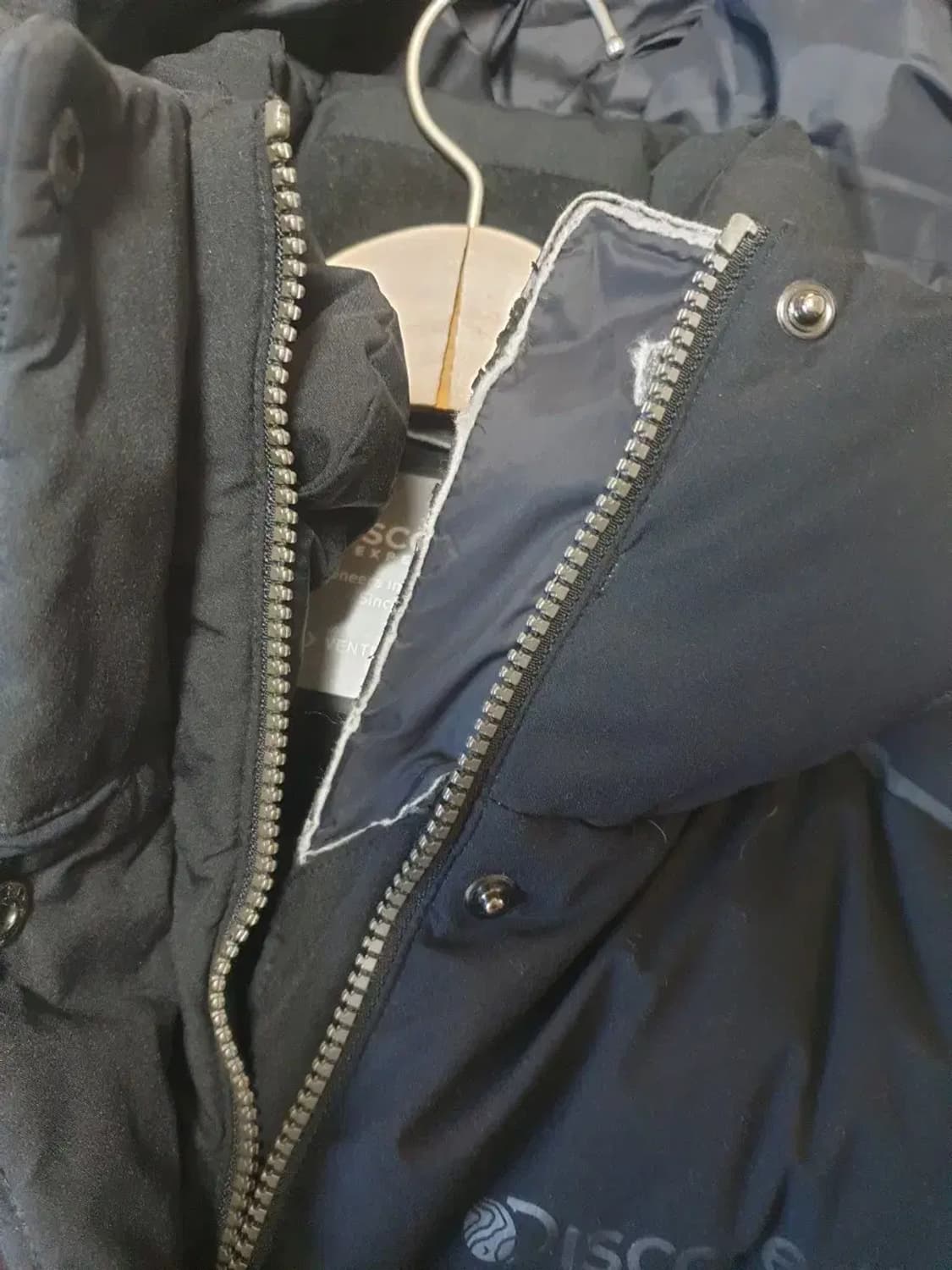 디스커버리 블랙 다운 롱패딩 상품이미지4