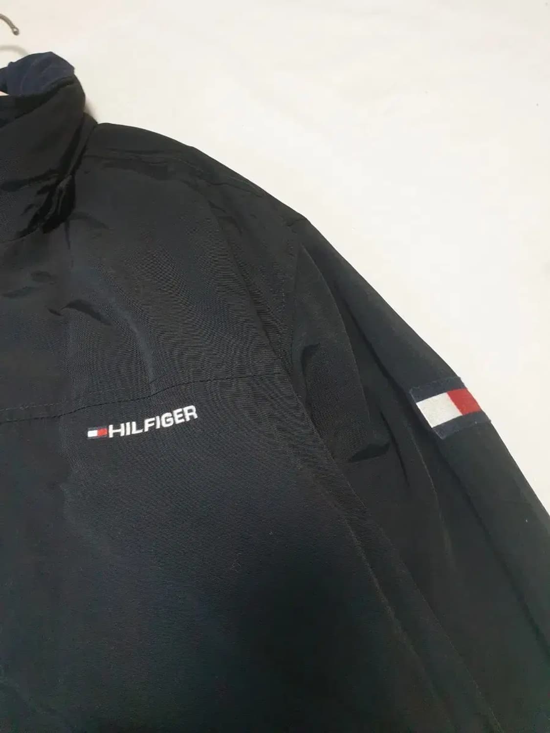 타미힐피거 블랙 바람막이 자켓 상품이미지2