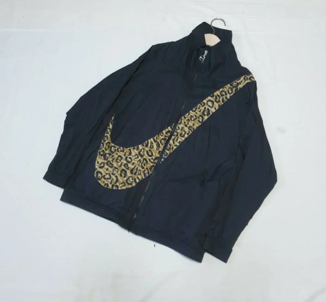 나이키 블랙 레오파드 바람막이 상품이미지1