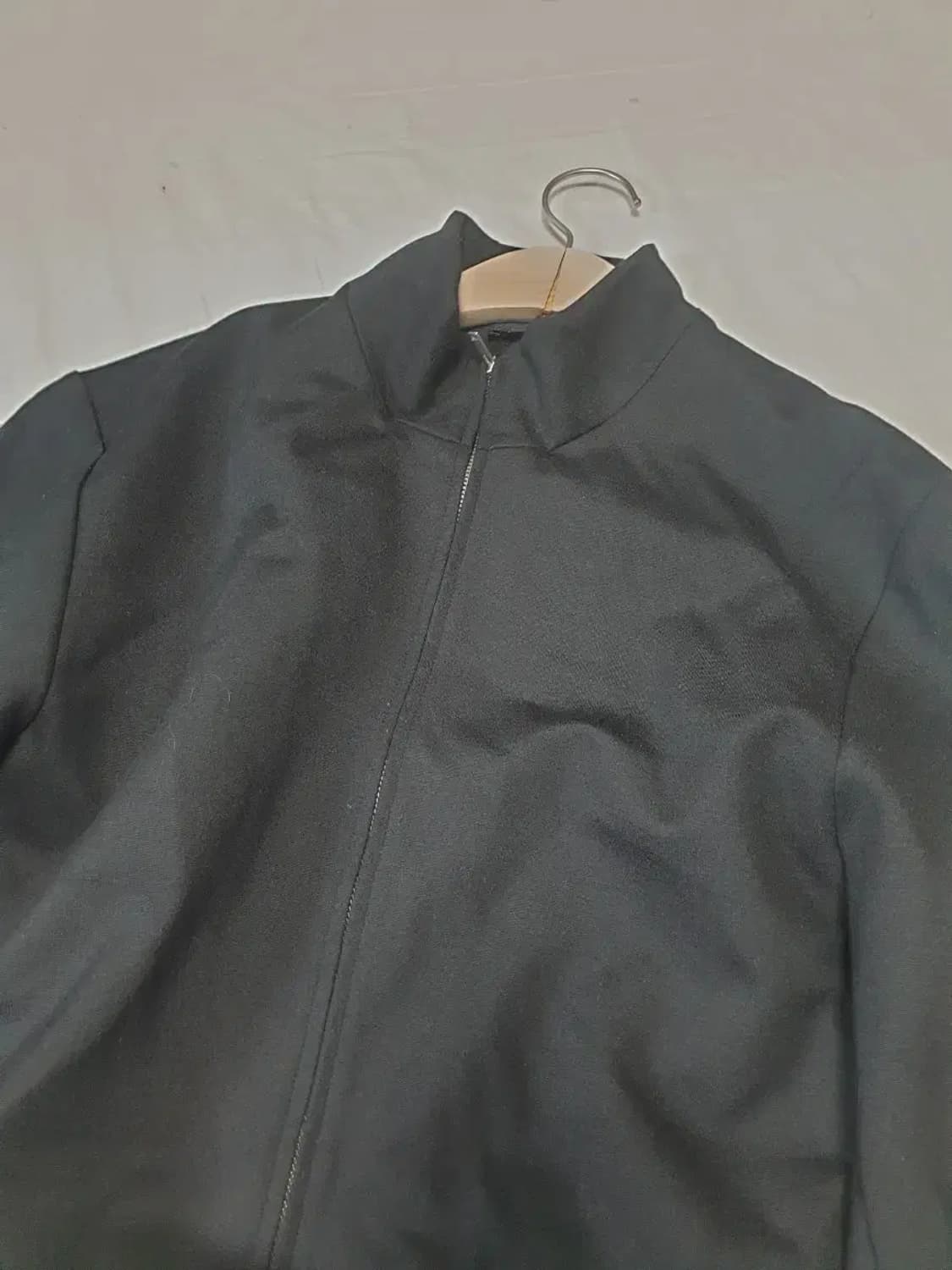 코스 블랙 집업 자켓 상품이미지2