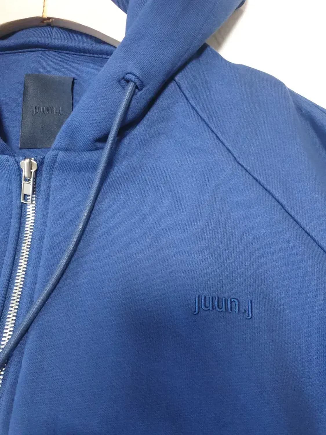 준지 22fw 레터링 후드집업 블루 상품이미지4