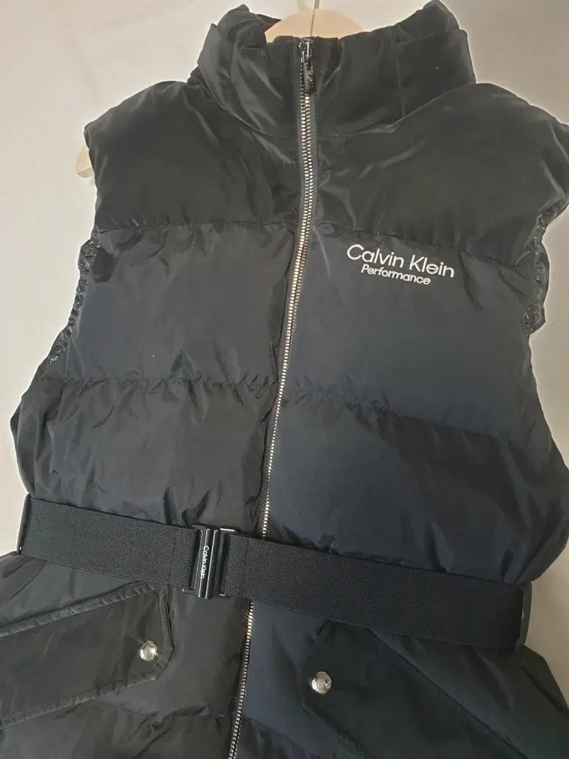 캘빈클라인 24fw 퍼포먼스 벨티드 패딩 조끼 여성 상품이미지2