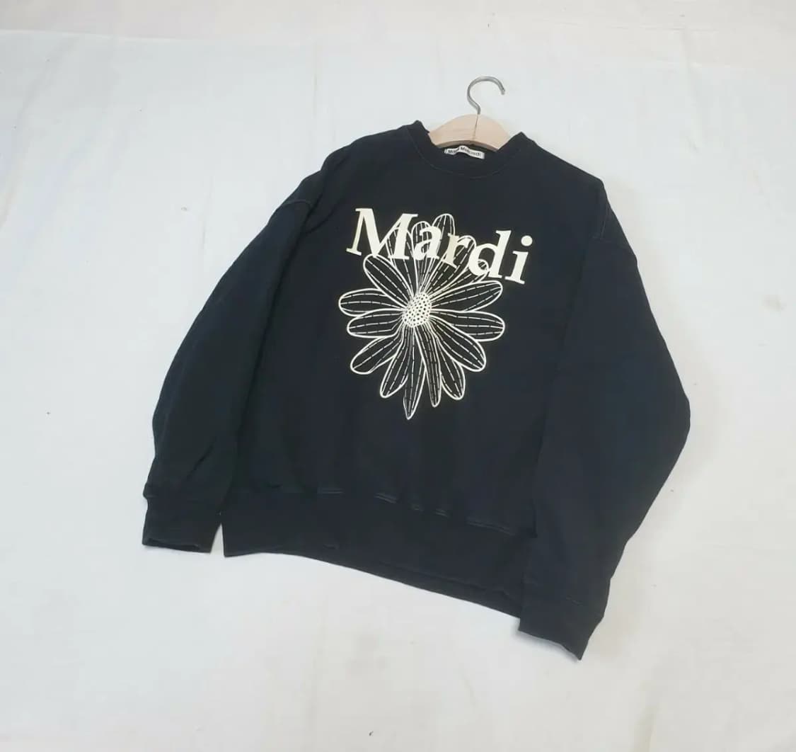 마르디메크르디 블랙 맨투맨 상품이미지1