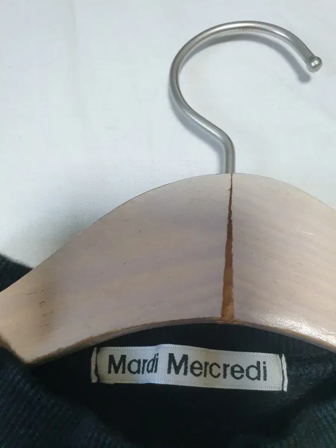 마르디메크르디 블랙 맨투맨 상품이미지2