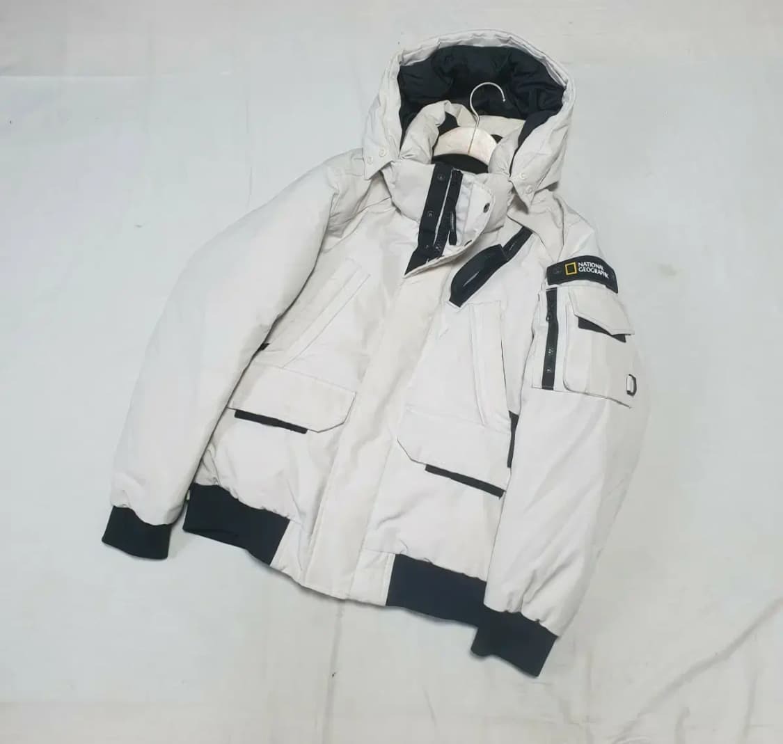 내셔널지오그래픽 화이트 타루가 패딩 상품이미지1