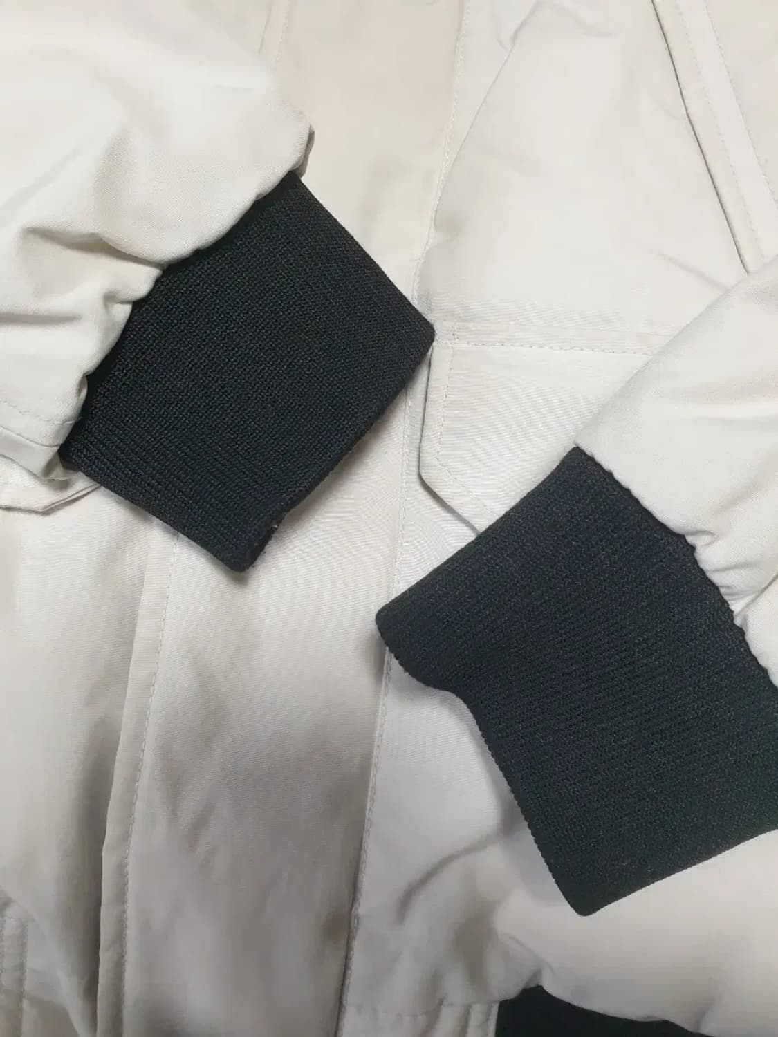 내셔널지오그래픽 화이트 타루가 패딩 상품이미지2