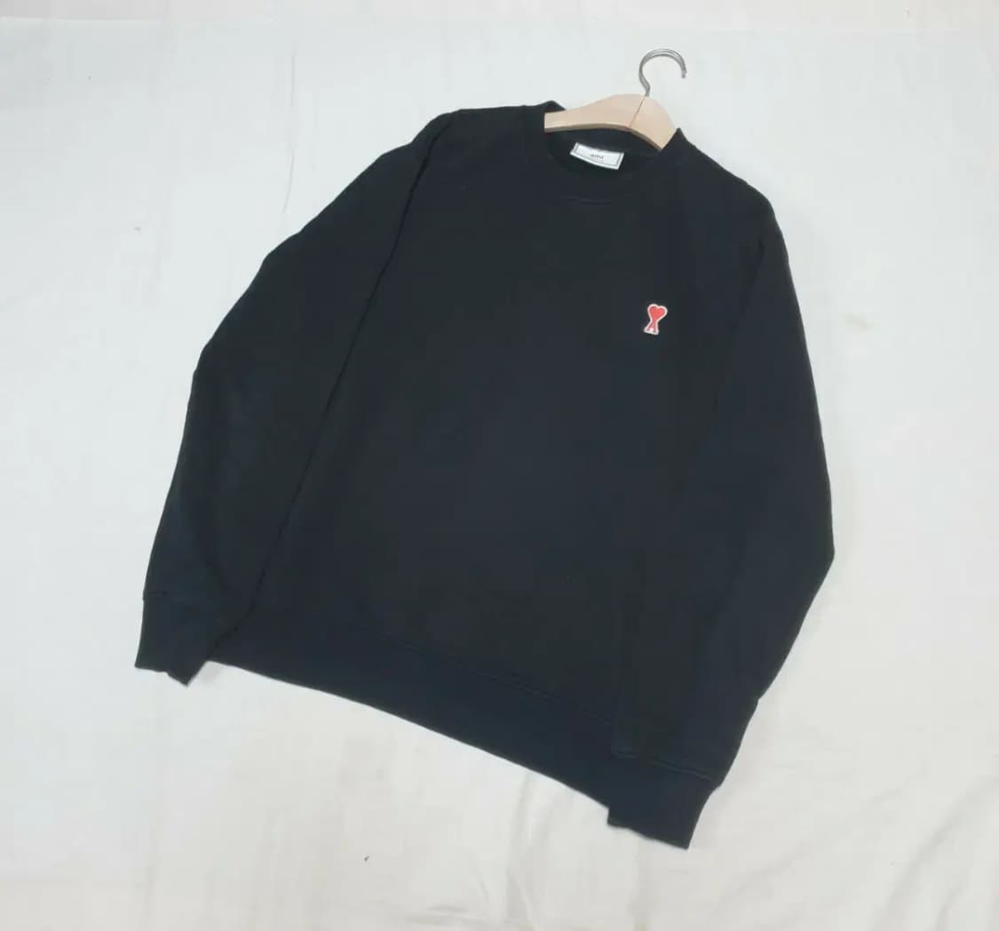 아미 블랙 스몰로고 맨투맨 상품이미지1