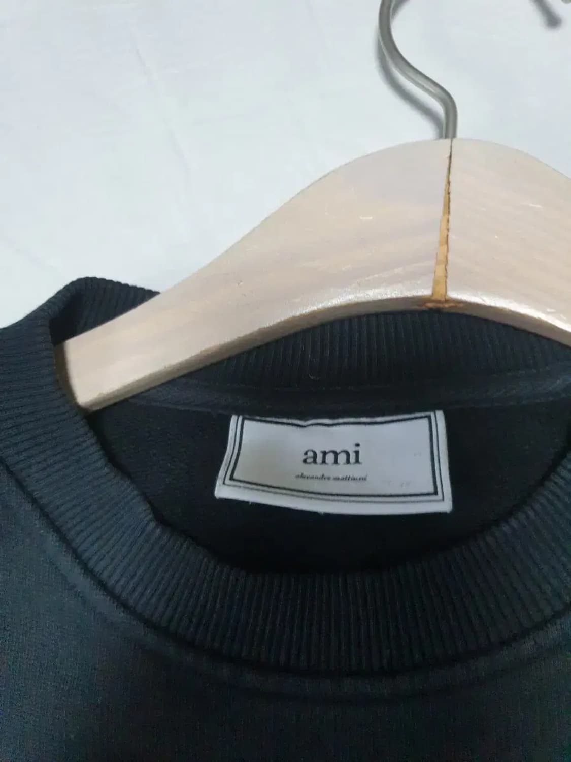 아미 블랙 스몰로고 맨투맨 상품이미지3