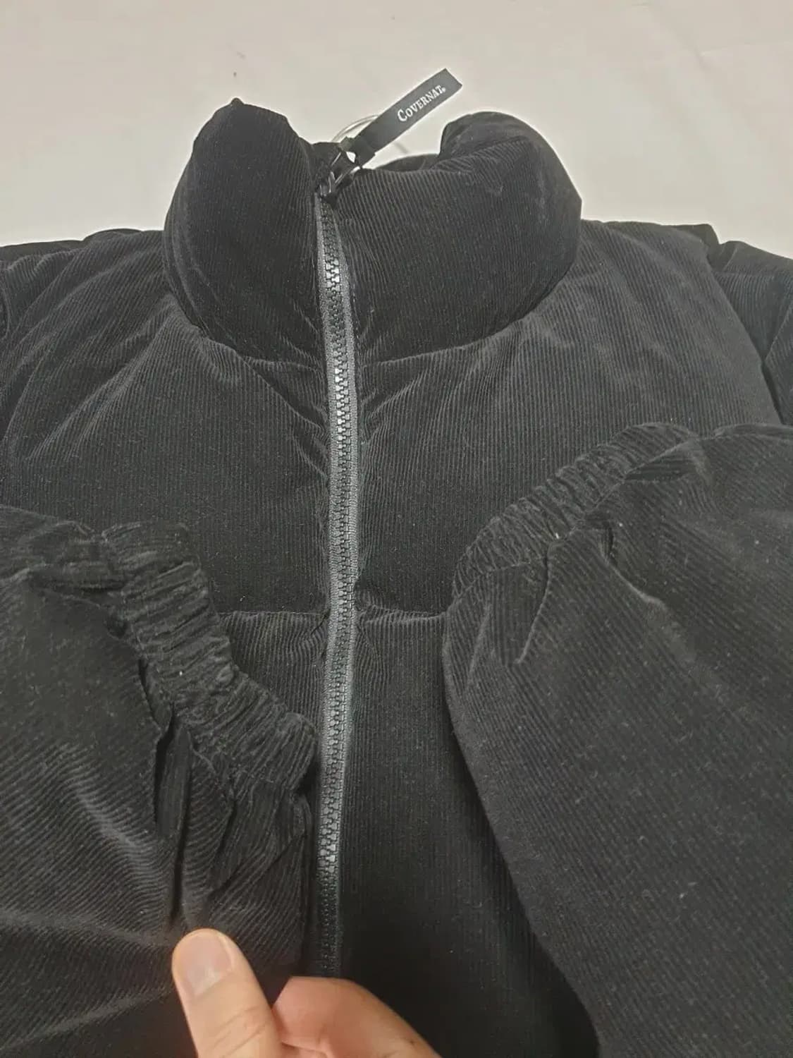 커버낫 블랙 코듀로이 다운 패딩 상품이미지3