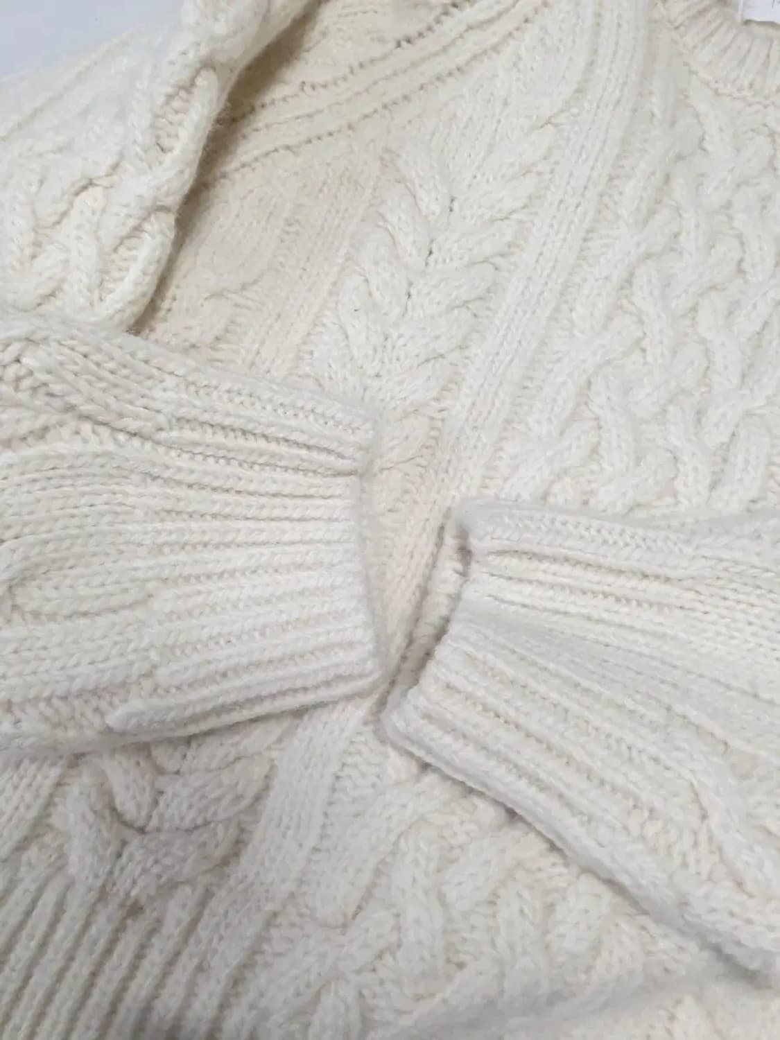 PVCS 24fw 벌키 케이블 니트 상품이미지3