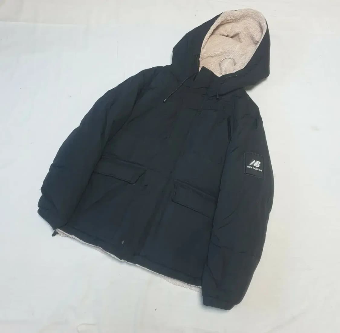 뉴발란스 블랙 플리스 다운 리버시블 패딩 상품이미지1
