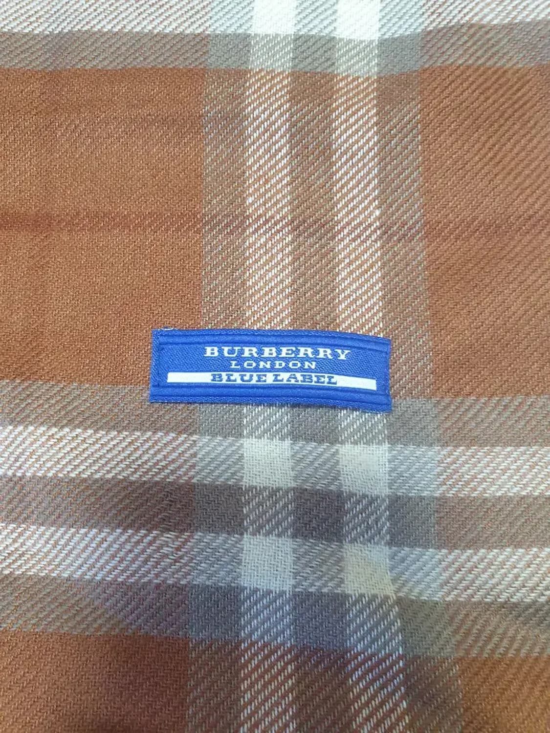 버버리 블루라벨 체크 머플러 상품이미지3