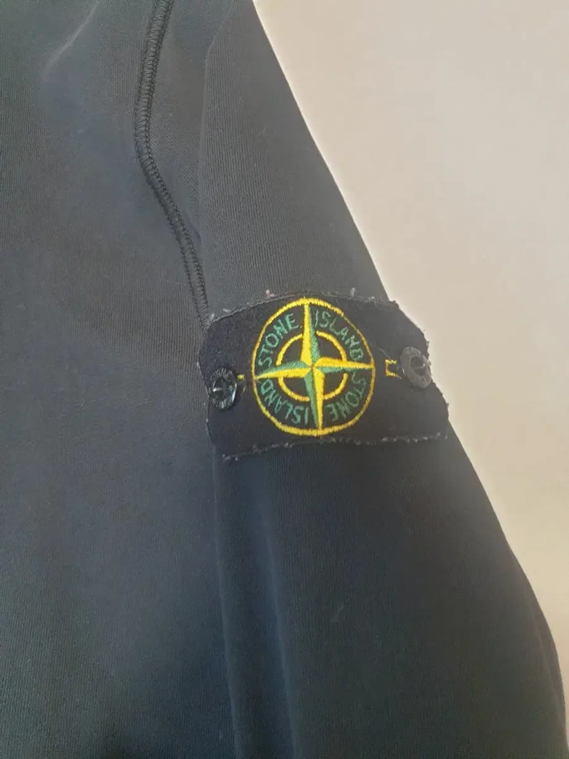 스톤아일랜드 블랙 맨투맨 티셔츠 상품이미지2