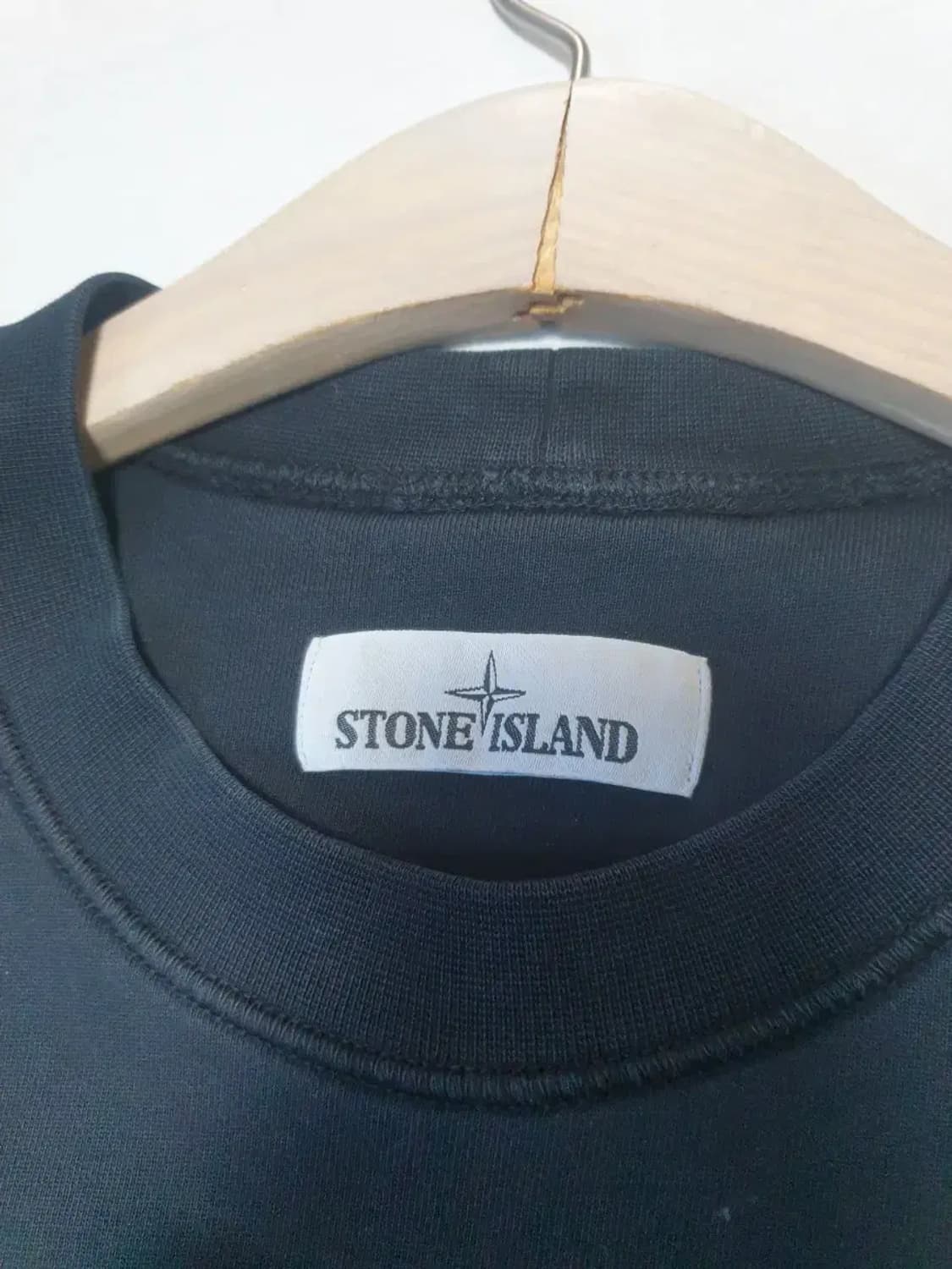 스톤아일랜드 블랙 맨투맨 티셔츠 상품이미지3