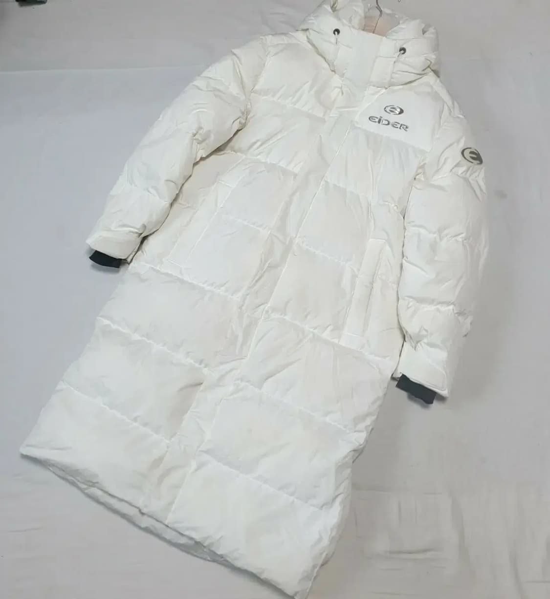 아이더 화이트 구스다운 롱패딩 상품이미지1