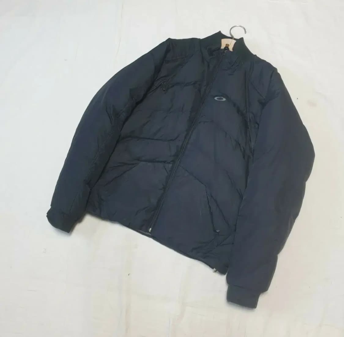 오클리 블랙 다운 패딩 상품이미지1