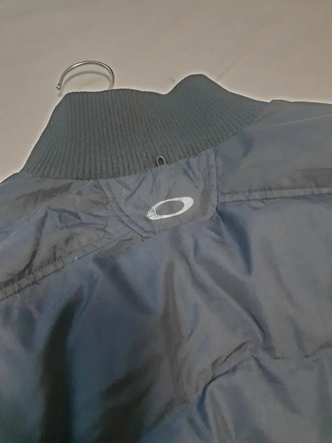 오클리 블랙 다운 패딩 상품이미지4