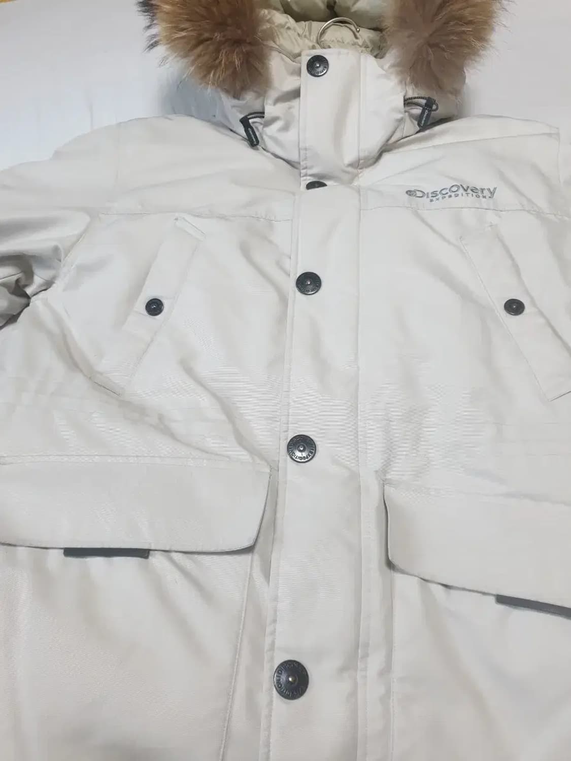 디스커버리 아이보리 라쿤퍼 다운 패딩 상품이미지3