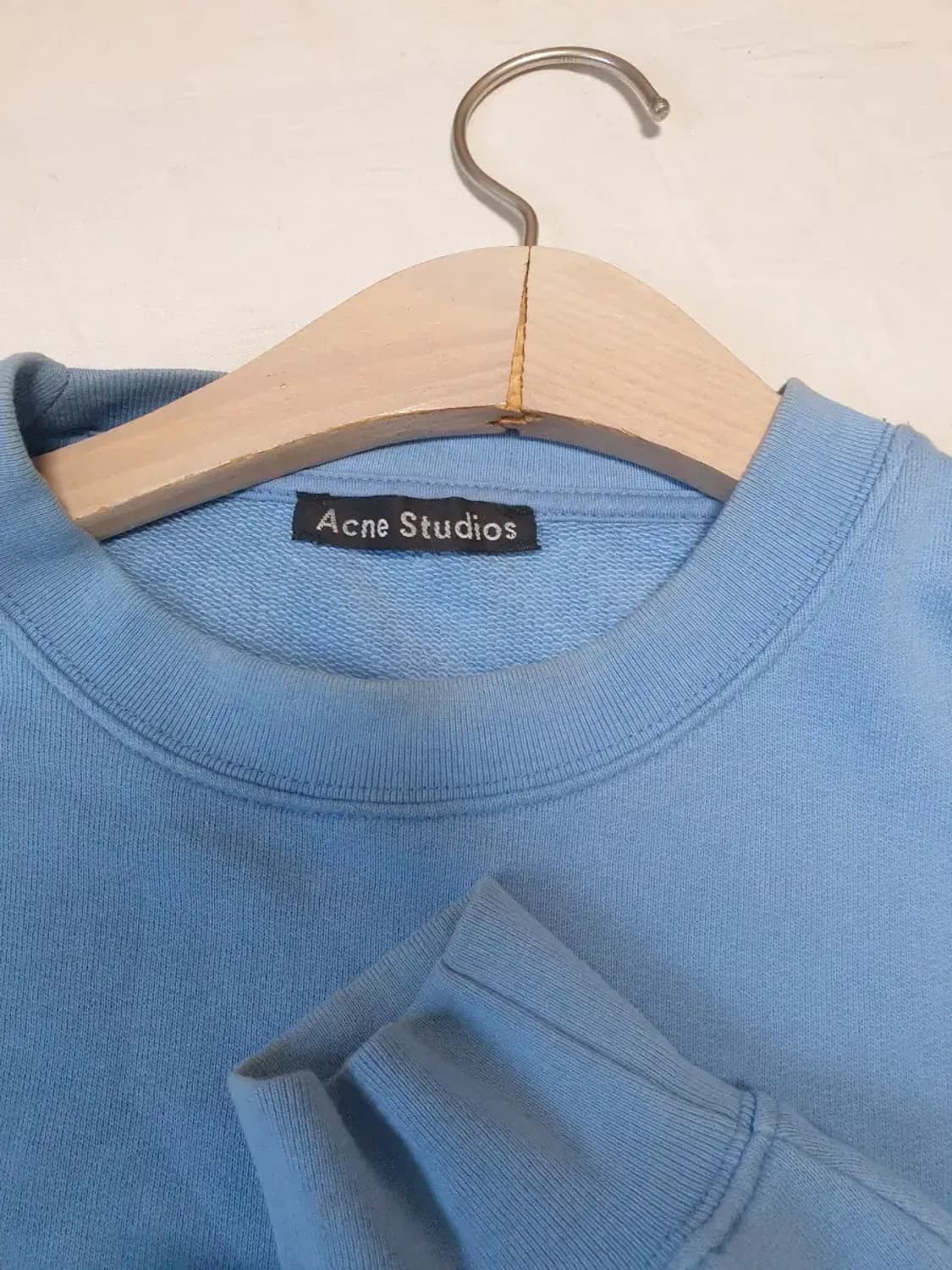 아크네스튜디오 스카이블루 페이스로고 맨투맨 상품이미지2