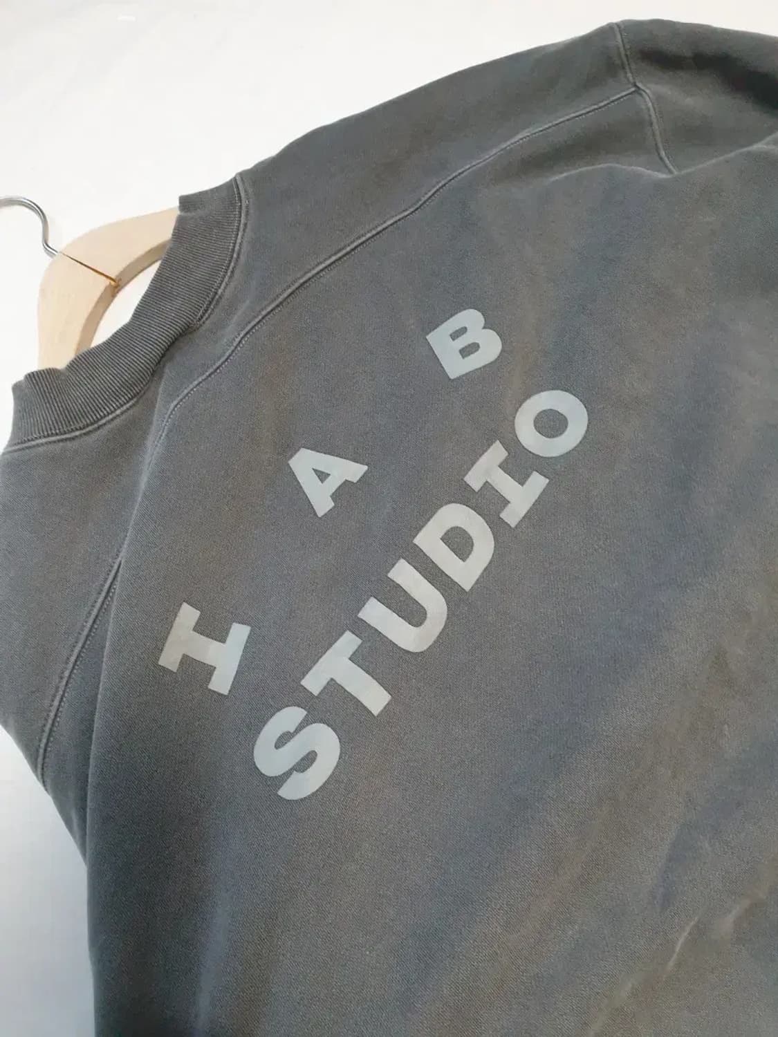 아이앱스튜디오 피그먼트 맨투맨 상품이미지4