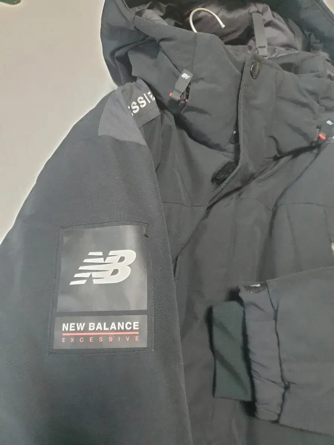 뉴발란스 블랙 구스다운 패딩 상품이미지3