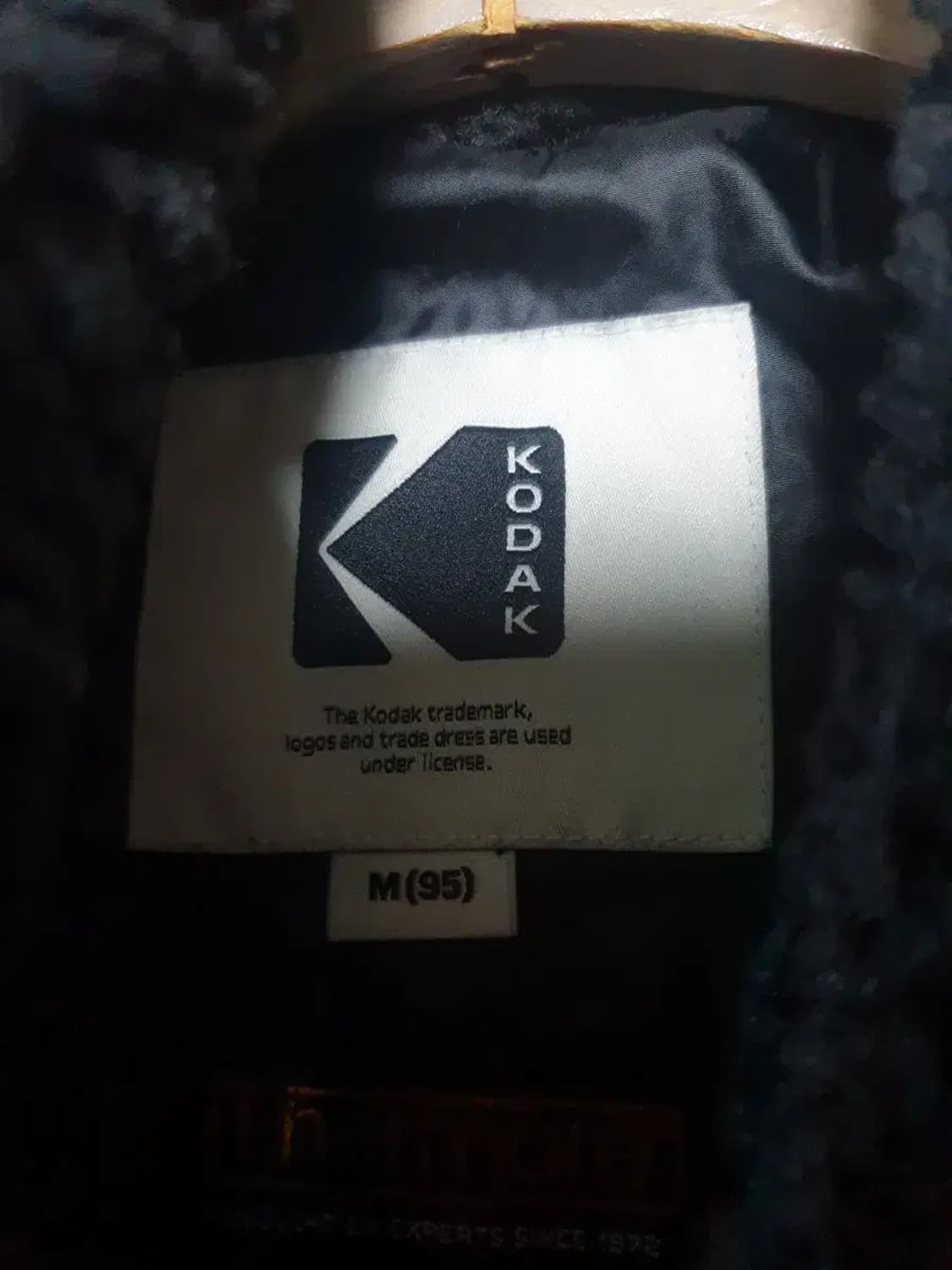 코닥 블랙 플리스 뽀글이 점퍼 상품이미지2