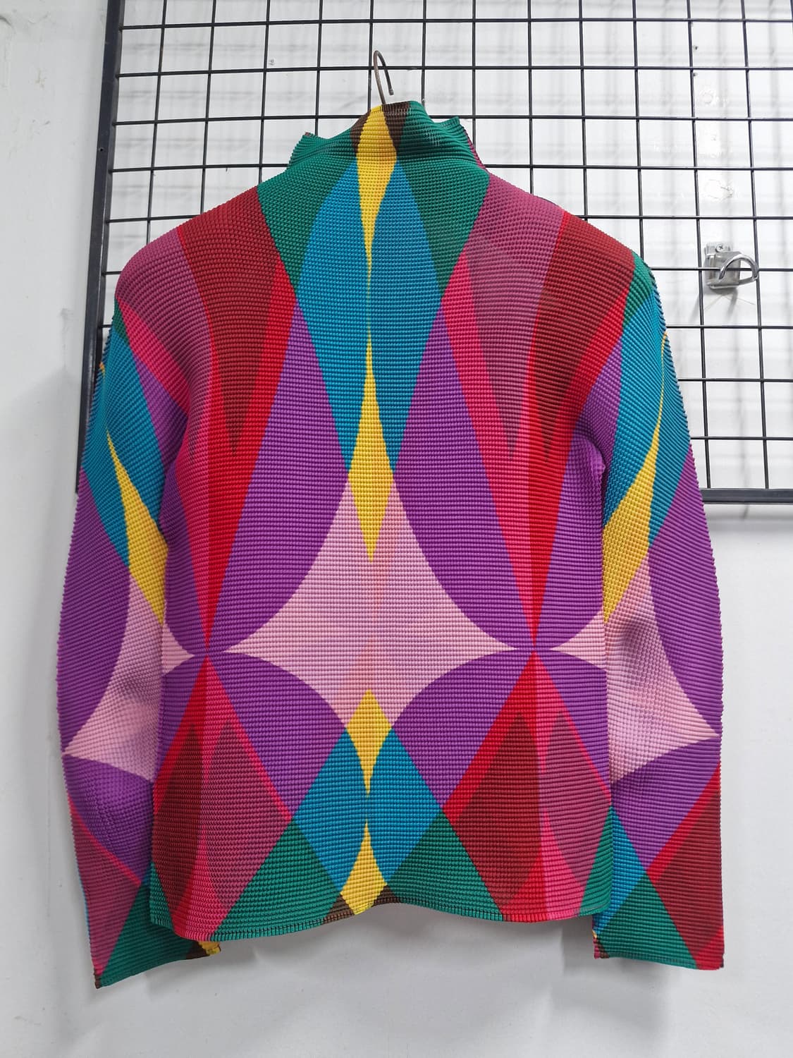 90-95M/55-66 미 이세이미야케  패턴 폴라넥 긴팔티셔츠. 상품이미지6