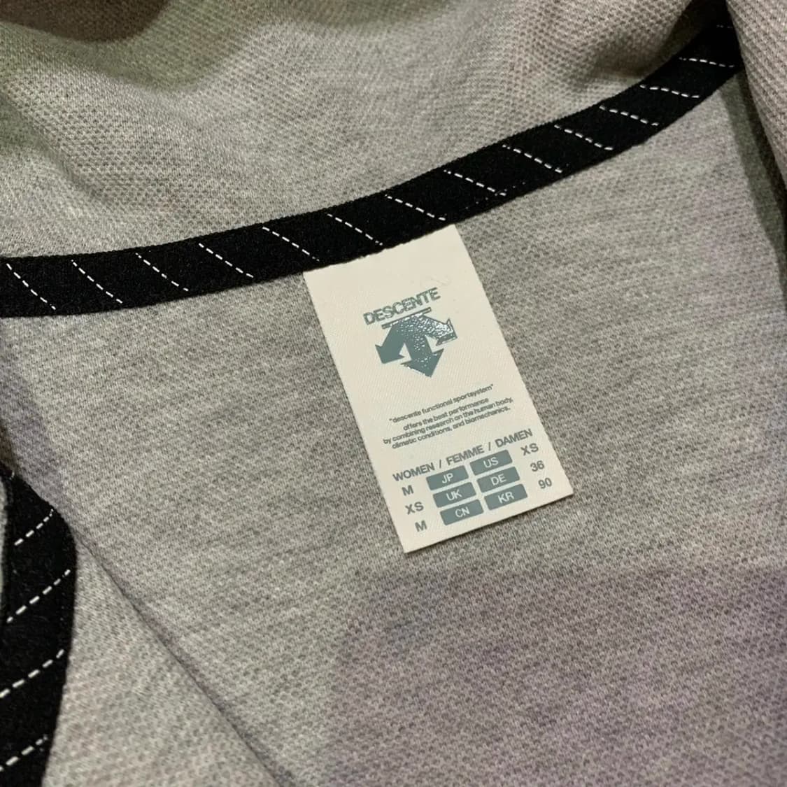 데상트 최신 트레이닝 집업 여성 M 상품이미지5