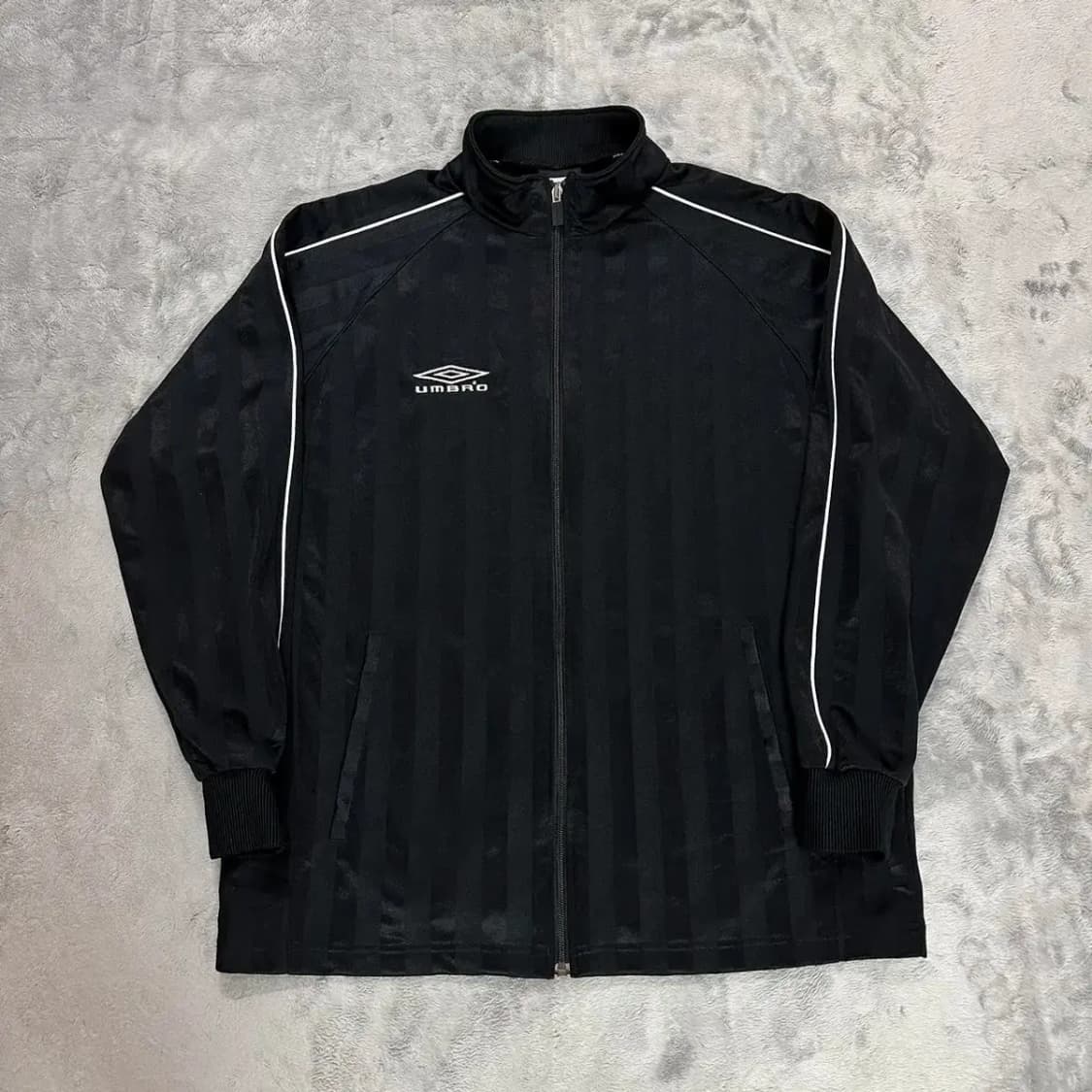 엄브로 트레이닝 집업 L 상품이미지2