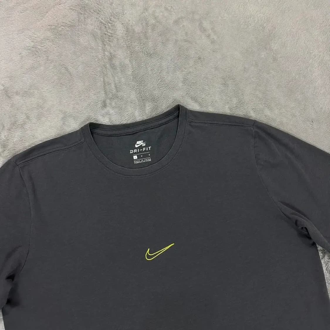 나이키SB 라운드 반팔 L 상품이미지3